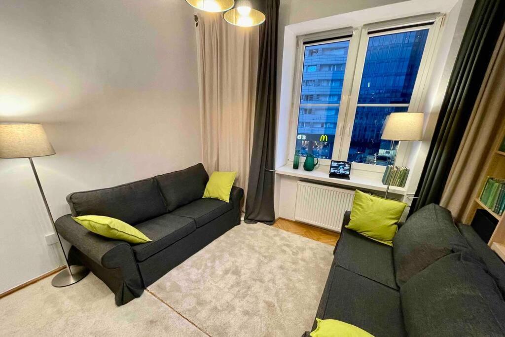 Super Square Metro X2 Fast Wifi 55'Tv Netflix Hbo Appletv+ Amazontv Apartment Warsaw Exterior photo